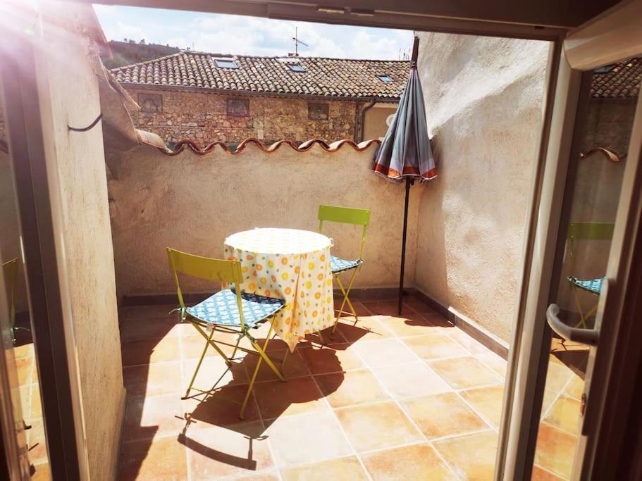 Appartement Avec Terrasse Saint-Martin-de-Bromes Exterior photo